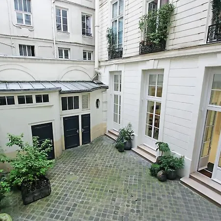 Au Coeur Du Marais Апартаменты *